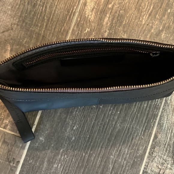 Oak River Black Leather simple wristlet 10"W x 5 1/2"H x 1 3/4"D - Picture 5 of 5